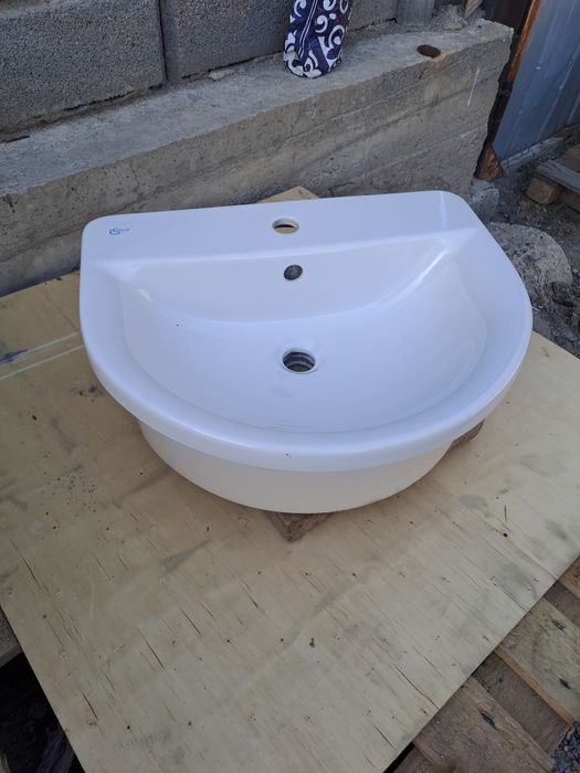 Раковины новые срочно продам