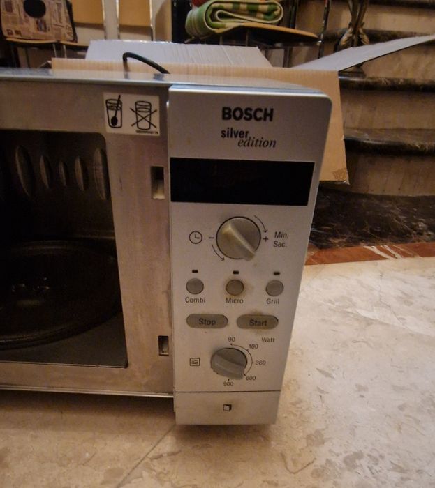 микроволновая печь Bosch Silver Edition с