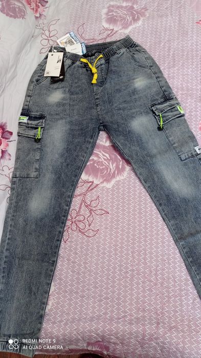 Джинсы новые 33 и 34 размер.Цена за одни
