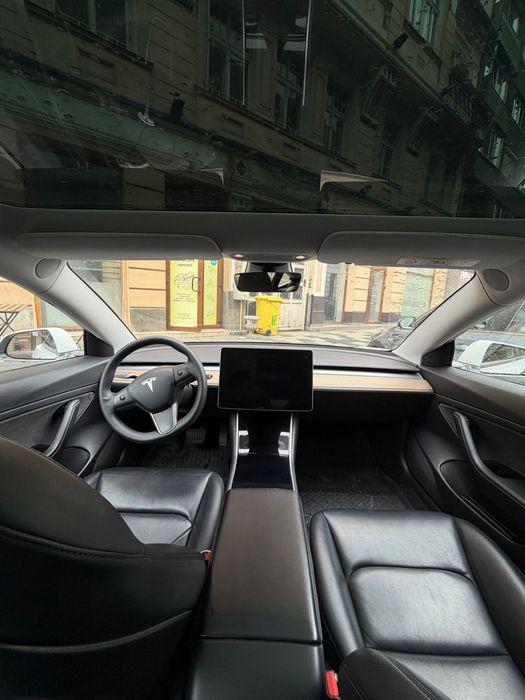 De vanzare Tesla model 3