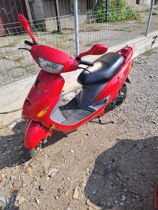 Скутер със документи