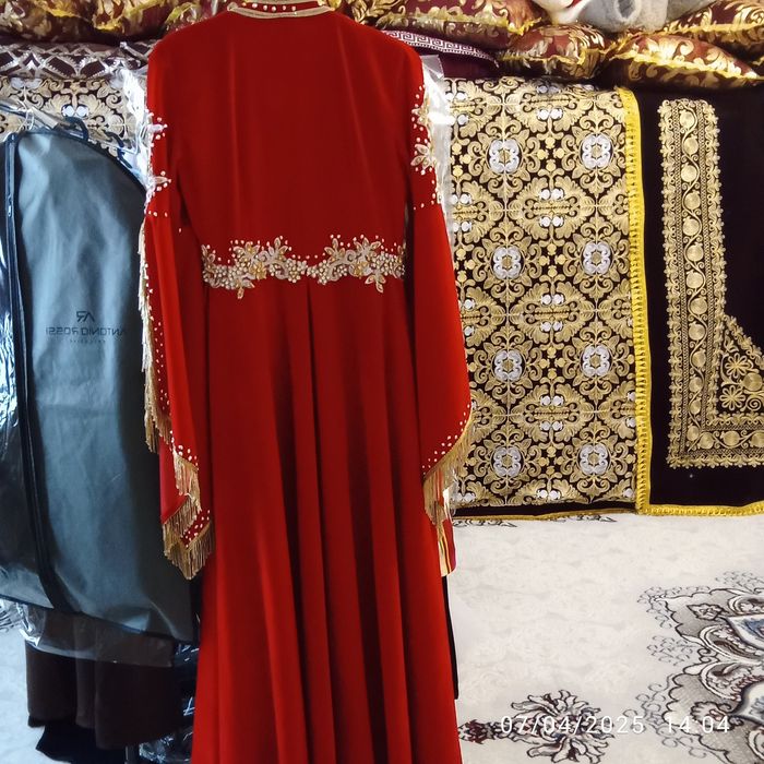 Ansambil qizlarimiz uchun tuy libosi