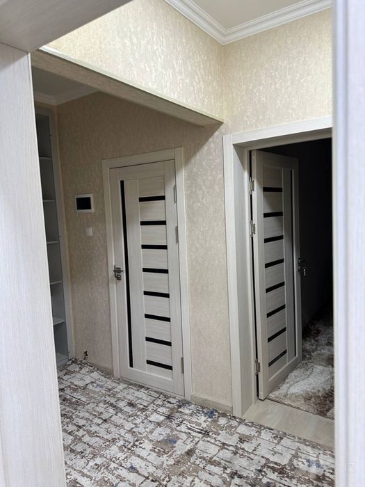 Продается своя квартира, 3 комнатная, 1-этаж.