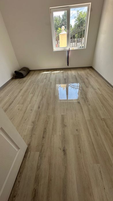 Parchet lucios laminat nou