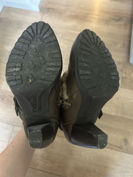 Ghete înalte cu toc