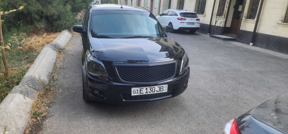 Продается cobalt 2020 года 92.000 пробег цвет черный