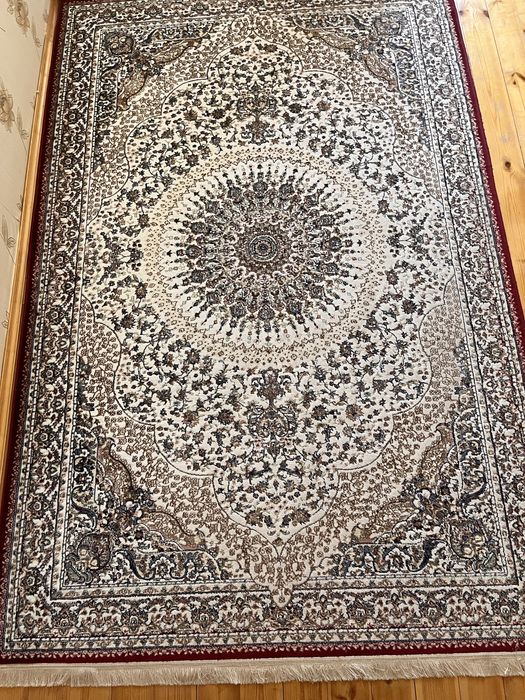 ПРОДАМ 3 КОВРА СРОЧНО читайте описание