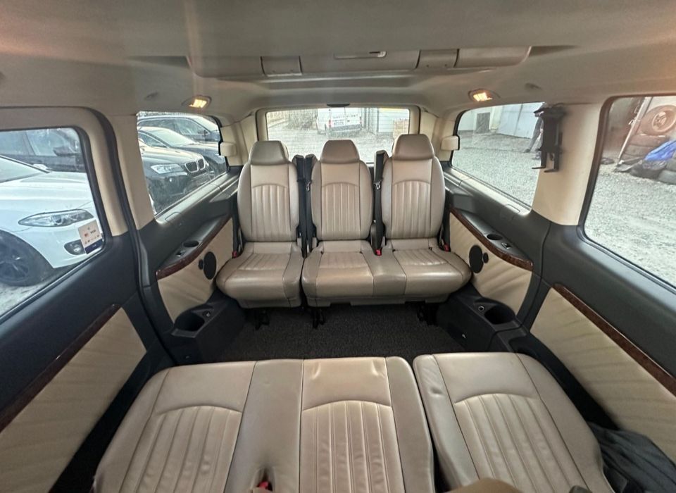 Inchiriez microbuz 8+1 7+1 locuri mercedes Viano automat
