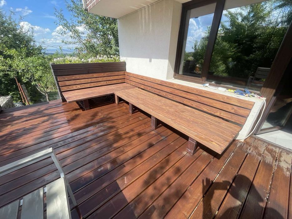 Градински диван