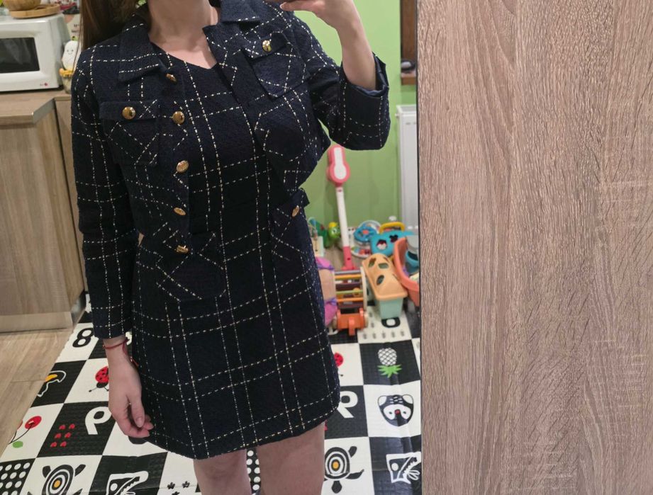 Рокля от букле със сако