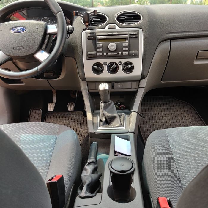 Ford Focus 2 1.6 TDCi 90 CP Aer Condiționat Pilot Automat 2x set Jante Proiectoare Consum Taxe MICI UNIC Proprietar Foarte Bine întreținut