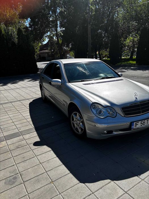 MERCEDES-BENZ C-Class 2004 — imagine 3