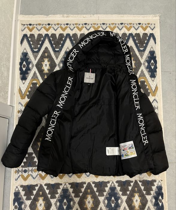 Продам Monkler куртку новую  L