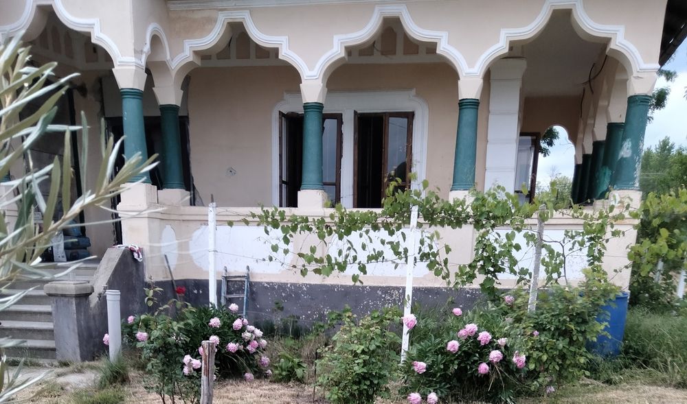 Casă la țară stil conac
