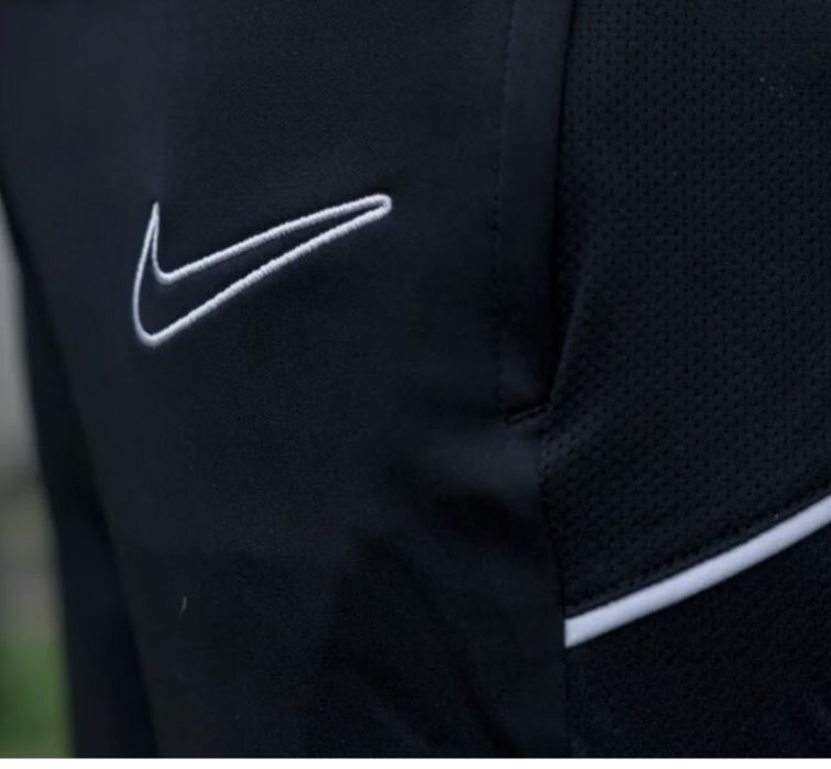 Спортно долнище Nike Academy 25