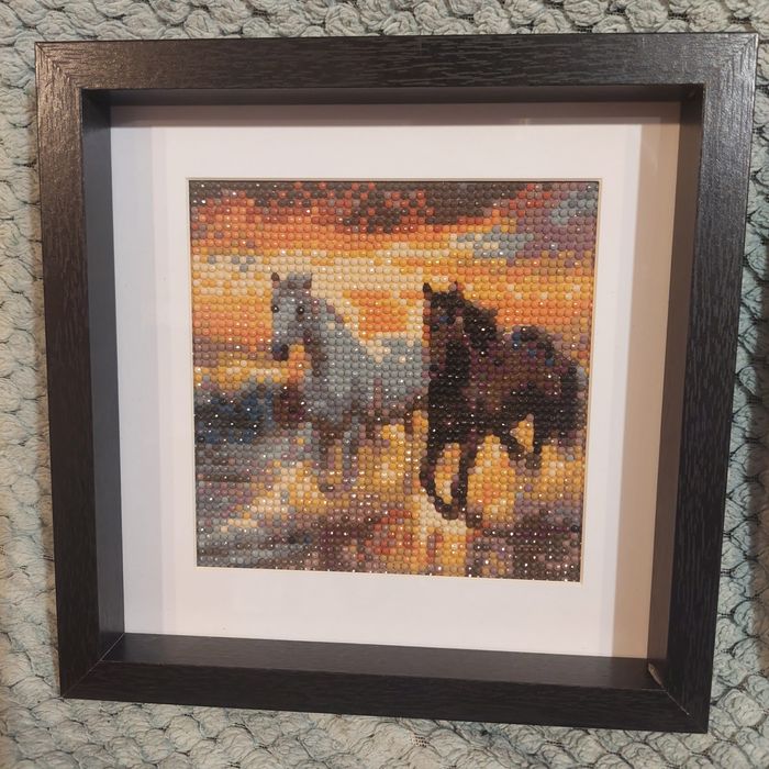 Vând tablouri din "diamante"