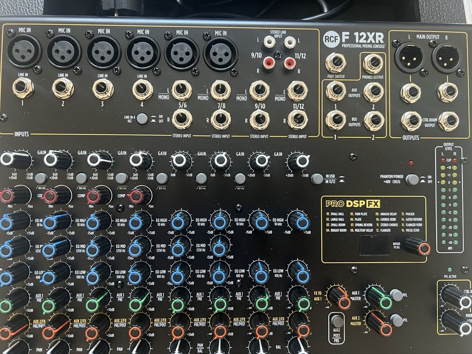 Mixer Analog RCF F-12XR (12 Canale) + Flightcase