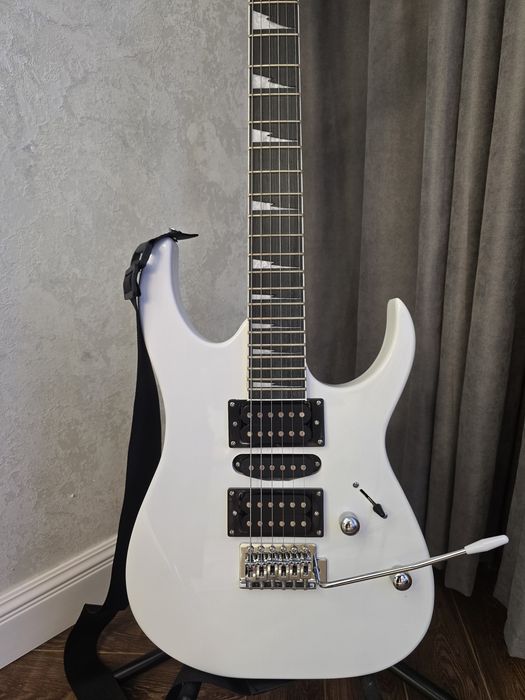 Продам электрогитару Ibanez СРОЧНО!!!