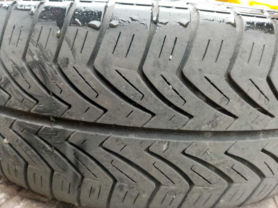 Автомобилни гуми 4бр 14 на джанти лятни.