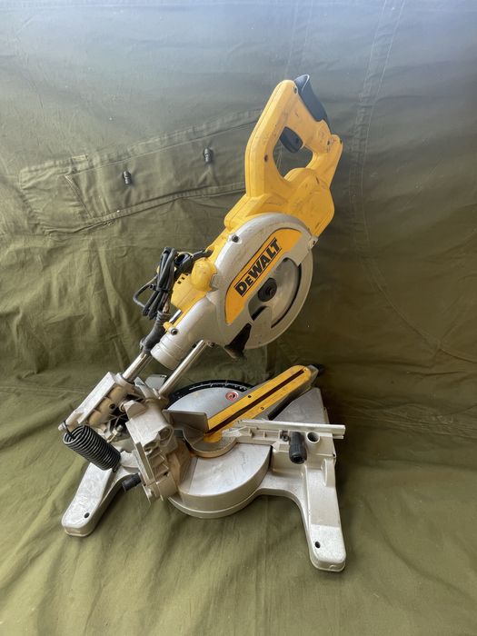 Dewalt DWS777-QS Ferăstrău circular staționar