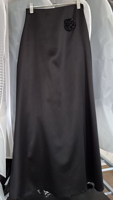 Maxi atlasiviy yubka. S razmer