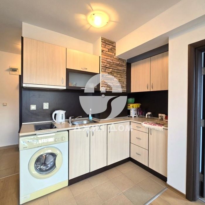 Продава се Двустаен апартамент в к.к. Слънчев бряг - 60 кв.м за 1150 €/кв.м - Снимка #2