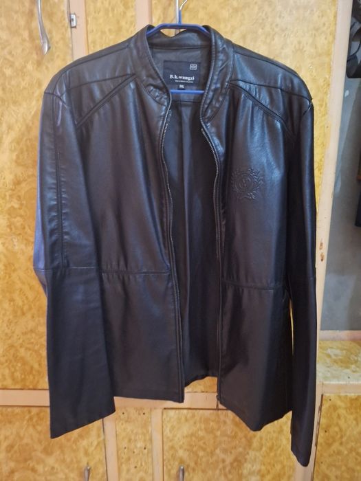 Продам куртку 50р