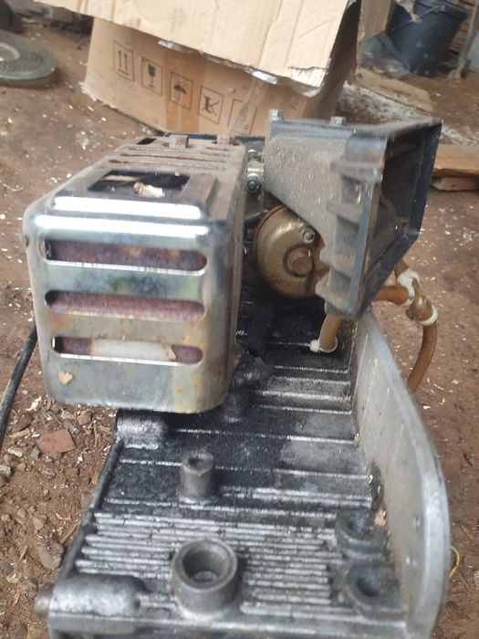 Vând piese  motor Acme A220