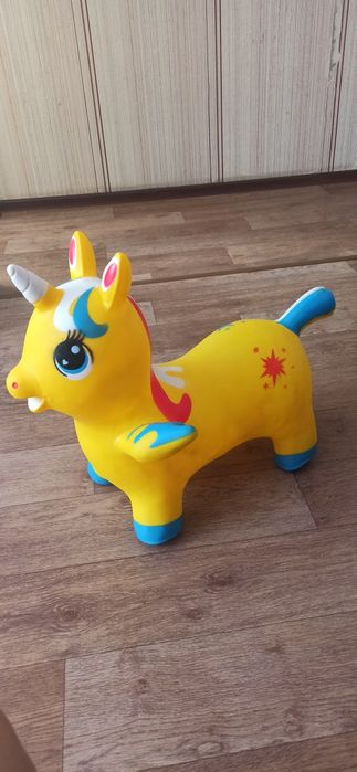Ослик-единорог прыгунок