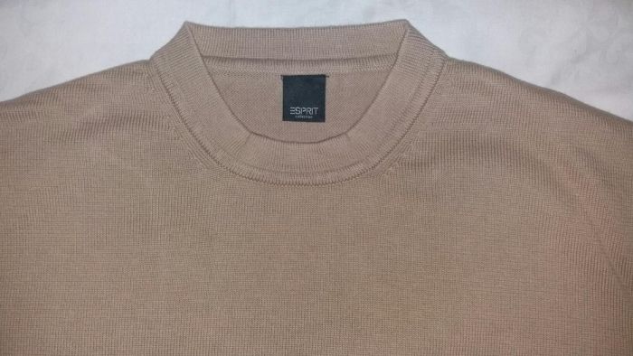 Продавам пуловер "ESPRIT"