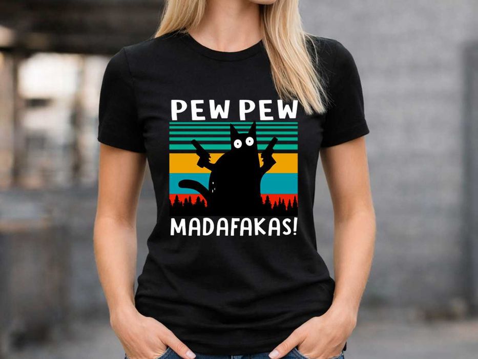 Дамска черна тениска с котка „Pew Pew Madafakas“ – ретро дизайн