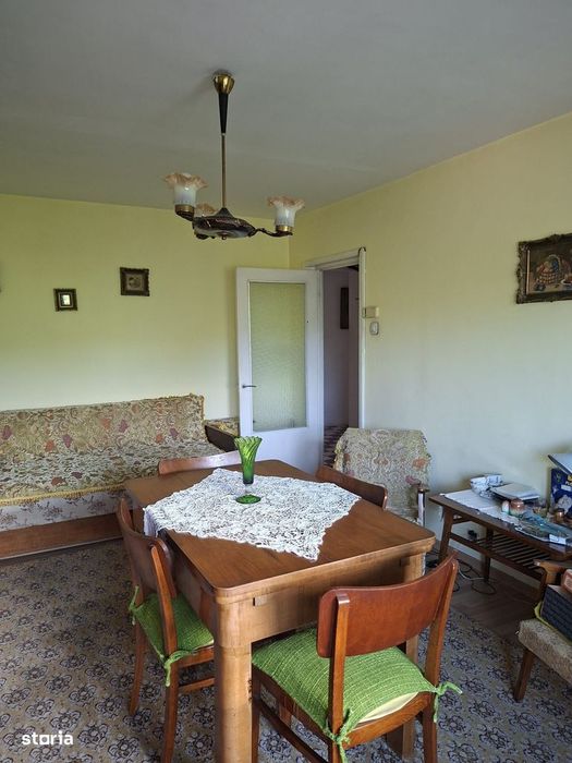 Apartament cu 4 camere de vanzare/centru Turda