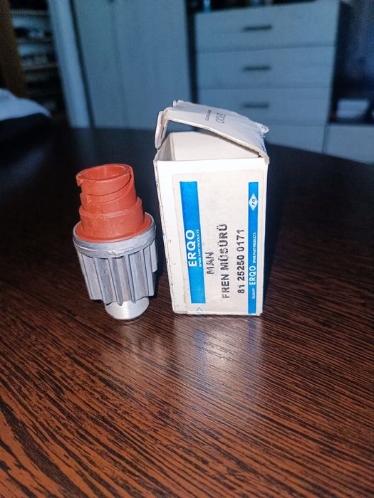 Датчик тормозов МАН