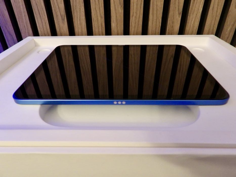 Apple iPad 10 (2022) 64GB Blue + tastatură ESR