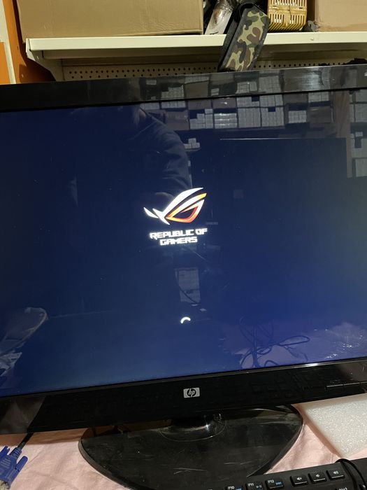 Pc Republic Of Gamers , ryzen 5 3600, 16gb ram, video 8gb , 2 tera