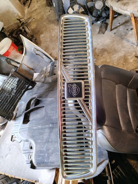 Решетка волво с/в40,volvo s/v40