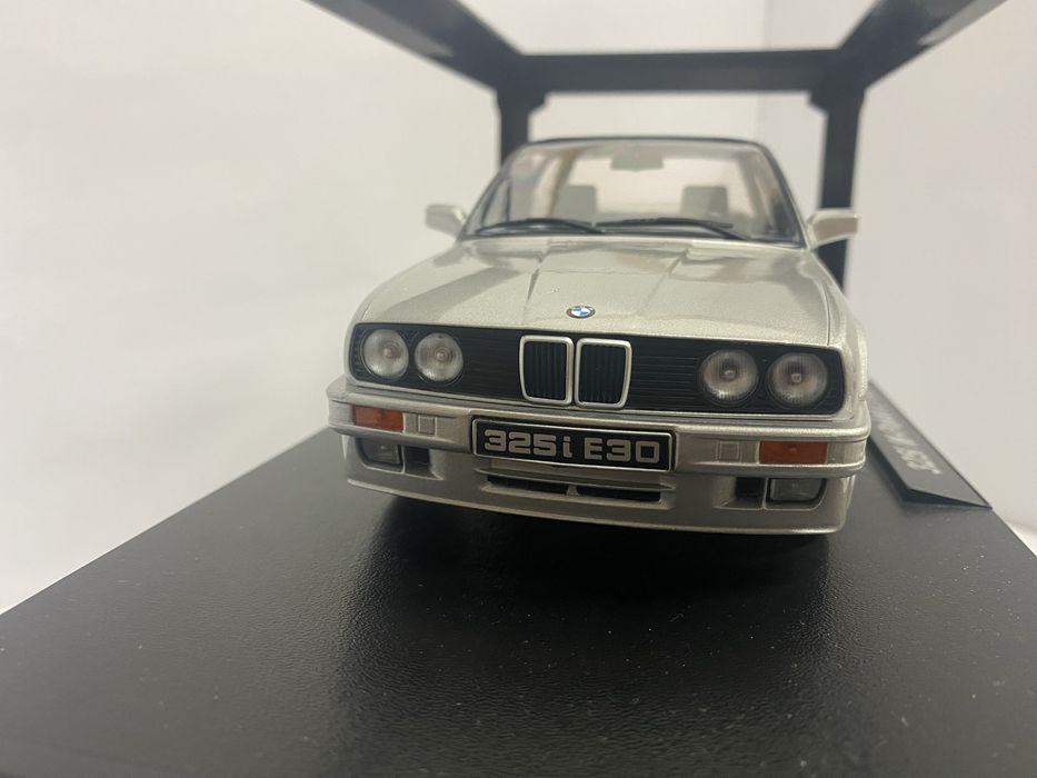 KK SCALE BMW 325i E30 M-Paket 2 an 1988 machetă auto scara 1:18 24 cm