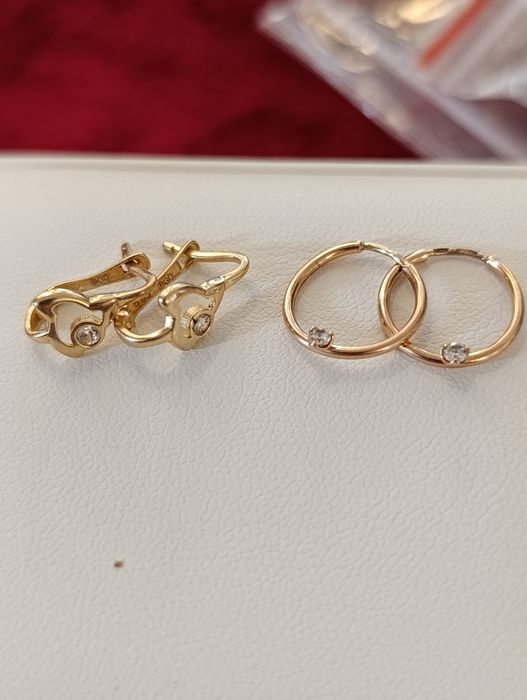 Детская золотые серьги, осколки бриллианта, проба 585,583 ,вес 1,05,