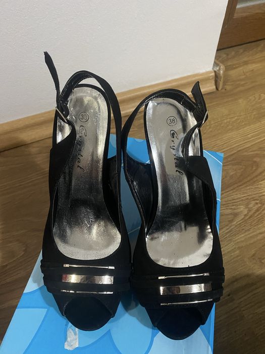 Sandale cu toc negre