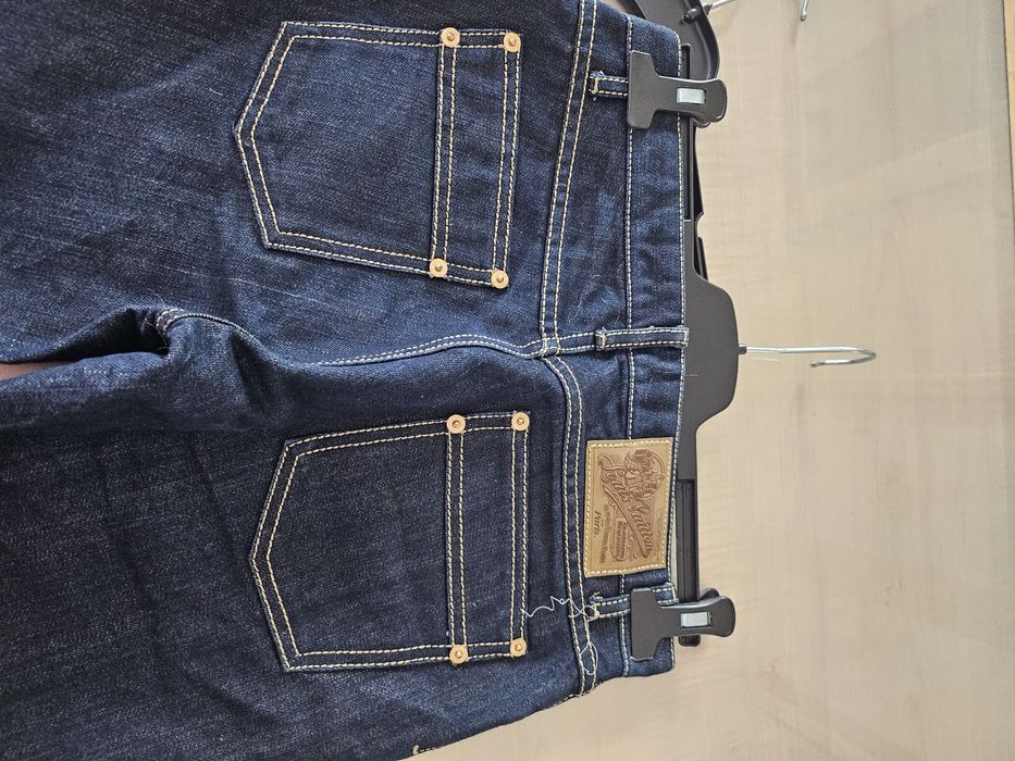 Louis Vuitton blugi originali.