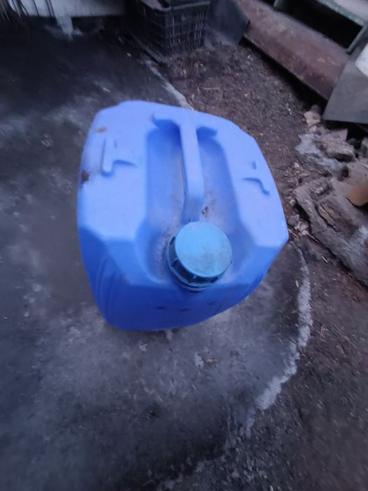 Продам каныстры 30 литровые