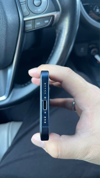 Iphone 15 pro емкость 77%
