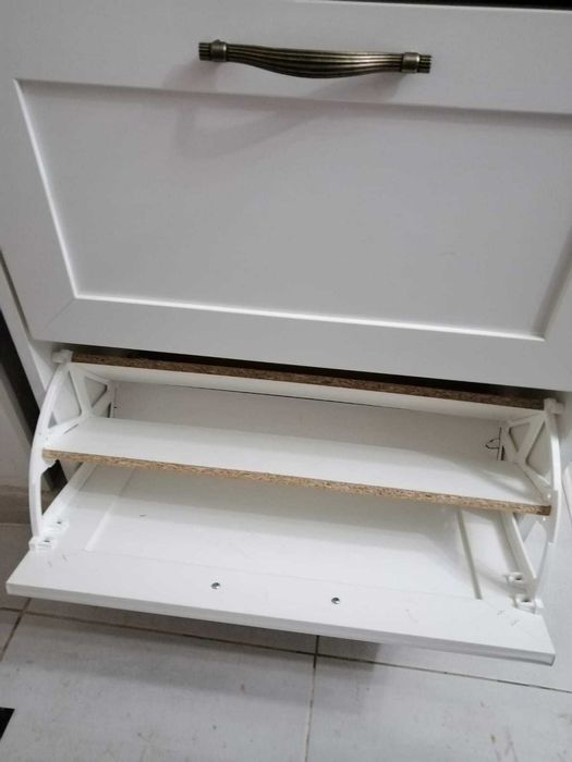 Продается  обувница