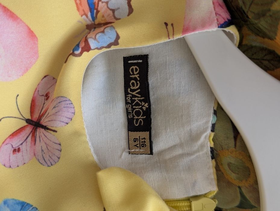 Продам детские платья