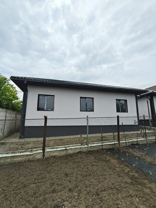 De vânzare Vilă P+1 și Casă la sol în Năvodari