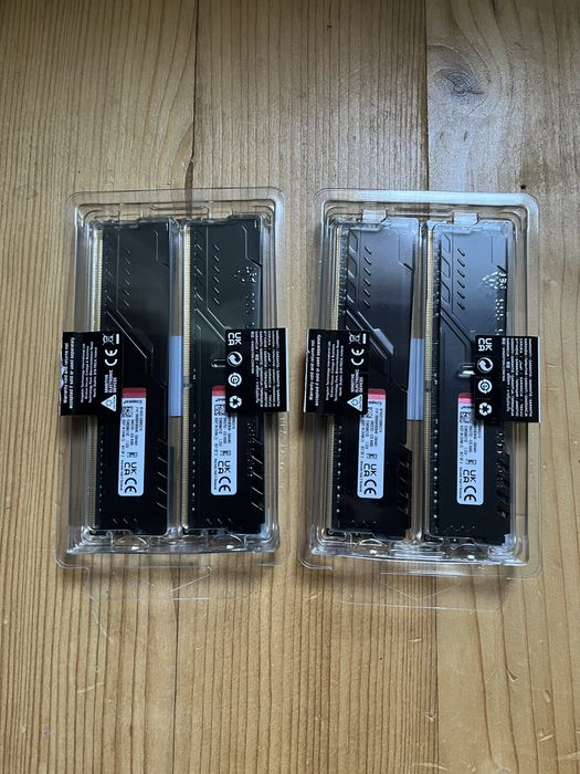 32gb RAM ddr4 la 3200MHz Kingston Fury (4x8gb)