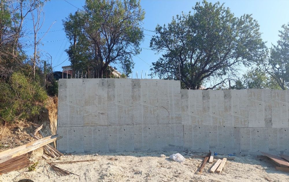 Изграждане на подпорни стени.