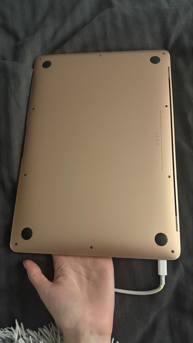 MacBook Air M1 (2020)