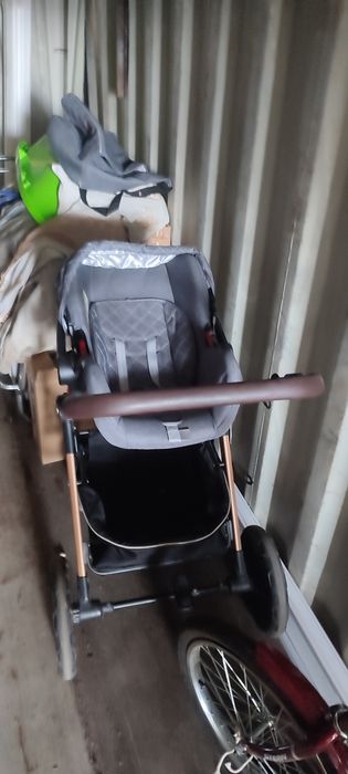 Продам детскую коляску