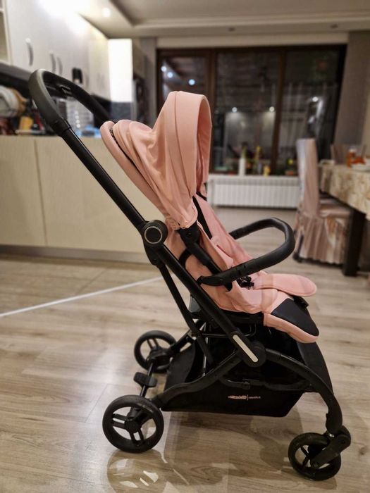 Лятна количка Chipolino Revolut 360 pink